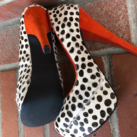 Bebe Pumps - Picture 4 of 5